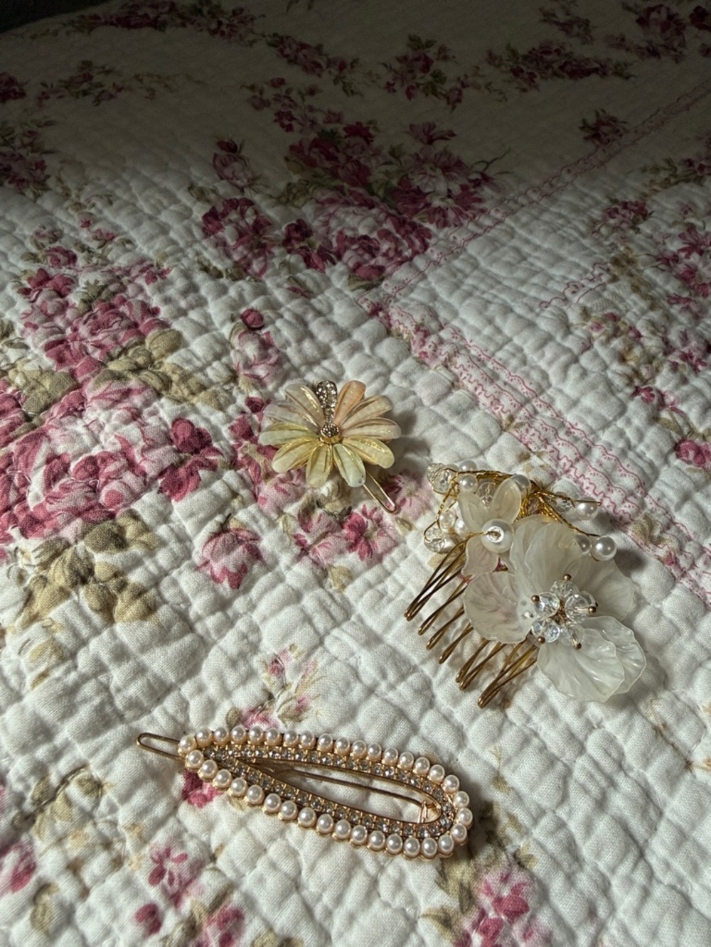 Pearl and Floral Hair Accessory Set - Ivory & Gold